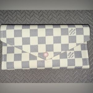 Louis Vuitton White and Gray Checkered Wallet/Crossbody Option..